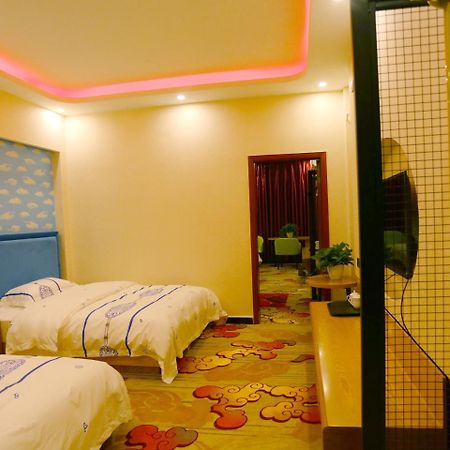 Kunming Mengda Holiday Hotel מראה חיצוני תמונה
