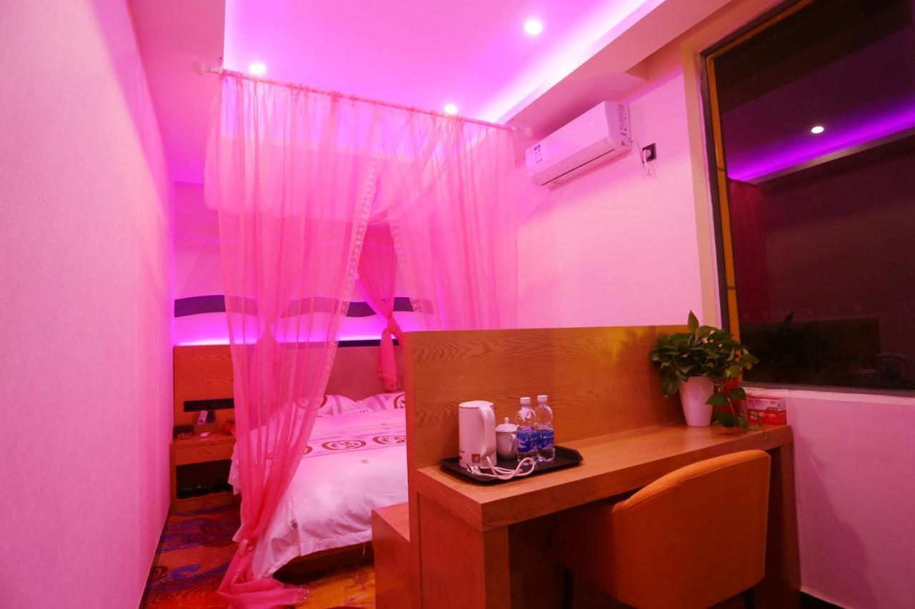 Kunming Mengda Holiday Hotel מראה חיצוני תמונה